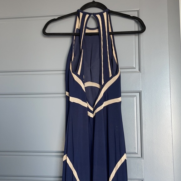 Blue evening gown - Picture 2 of 5